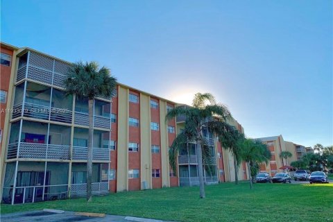 Condo in Lauderdale Lakes, Florida, 1 bedroom  № 1991381 - photo 26