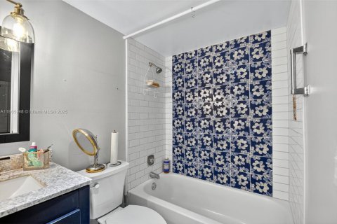 Copropriété à vendre à Palm Springs, Floride: 1 chambre, 70.98 m2 № 1957038 - photo 22