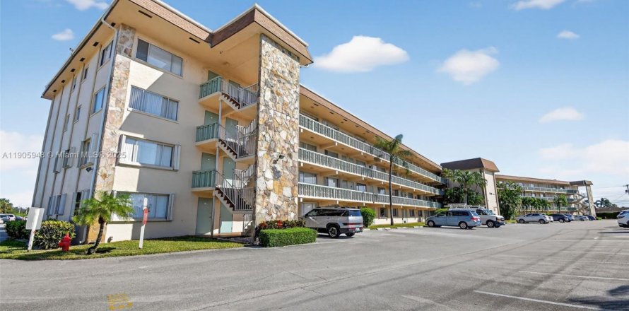 Condo à Palm Springs, Floride, 1 chambre № 1957038