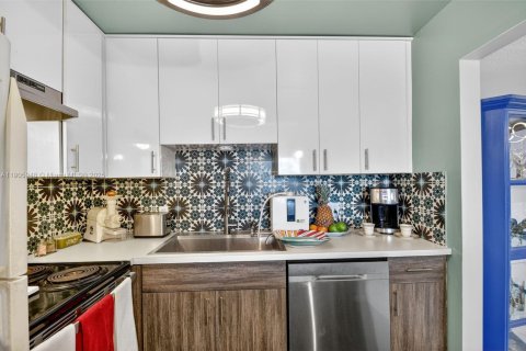 Copropriété à vendre à Palm Springs, Floride: 1 chambre, 70.98 m2 № 1957038 - photo 11