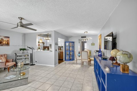 Copropriété à vendre à Palm Springs, Floride: 1 chambre, 70.98 m2 № 1957038 - photo 3