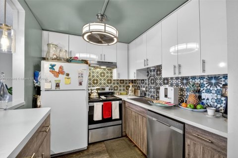 Copropriété à vendre à Palm Springs, Floride: 1 chambre, 70.98 m2 № 1957038 - photo 8