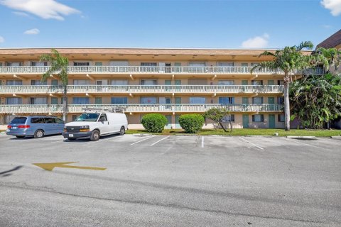 Copropriété à vendre à Palm Springs, Floride: 1 chambre, 70.98 m2 № 1957038 - photo 25
