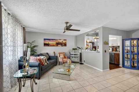 Copropriété à vendre à Palm Springs, Floride: 1 chambre, 70.98 m2 № 1957038 - photo 4