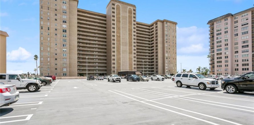 Condo à Saint Petersburg, Floride, 2 chambres  № 1444834