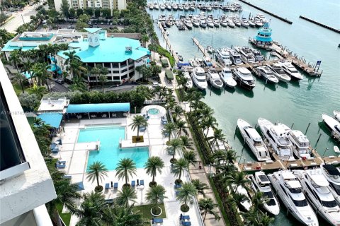 Condo in Miami Beach, Florida, 2 bedrooms  № 1776159 - photo 1