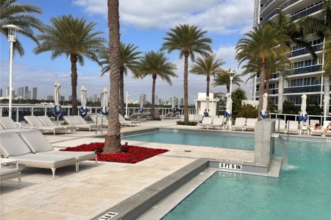 Condo in Miami Beach, Florida, 2 bedrooms  № 1776159 - photo 13
