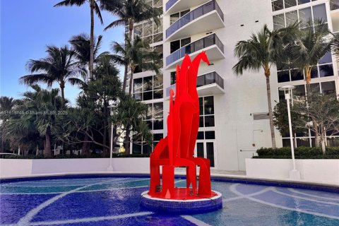 Condo in Miami Beach, Florida, 2 bedrooms  № 1776159 - photo 16