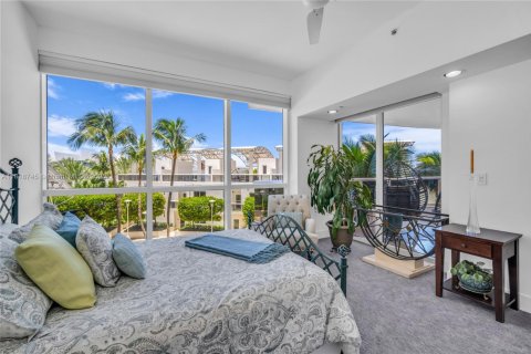 Condo in Miami Beach, Florida, 2 bedrooms  № 1776159 - photo 28