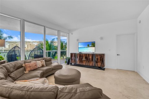 Condo in Miami Beach, Florida, 2 bedrooms  № 1776159 - photo 26