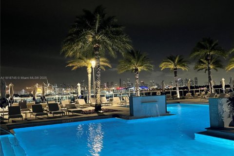 Condo in Miami Beach, Florida, 2 bedrooms  № 1776159 - photo 7