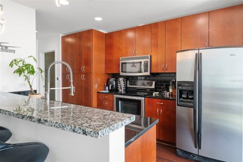 Condo in Tampa, Florida, 1 bedroom  № 1603100 - photo 8