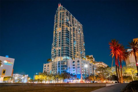 Condo in Tampa, Florida, 1 bedroom  № 1603100 - photo 2