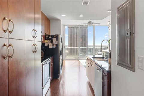 Condo in Tampa, Florida, 1 bedroom  № 1603100 - photo 17