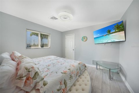 House in Port Charlotte, Florida 3 bedrooms, 156.08 sq.m. № 1529675 - photo 27
