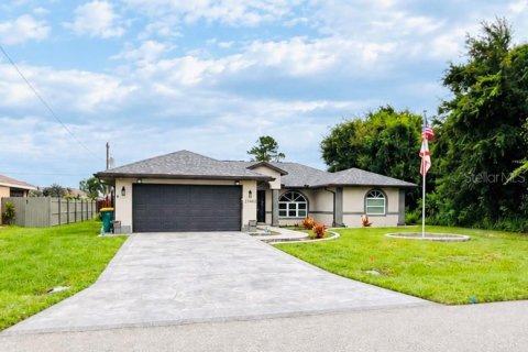 Villa ou maison à vendre à Port Charlotte, Floride: 3 chambres, 162.3 m2 № 2418812 - photo 2