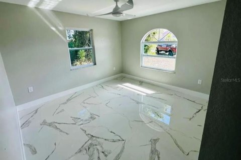 Villa ou maison à vendre à Port Charlotte, Floride: 3 chambres, 162.3 m2 № 2418812 - photo 13