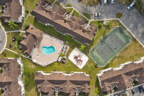 Condominio en venta en Kissimmee, Florida, 3 dormitorios, 113.34 m2 № 2102521 - foto 26