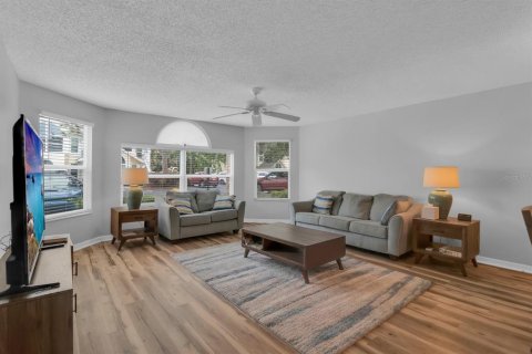 Condominio en venta en Kissimmee, Florida, 3 dormitorios, 113.34 m2 № 2102521 - foto 2