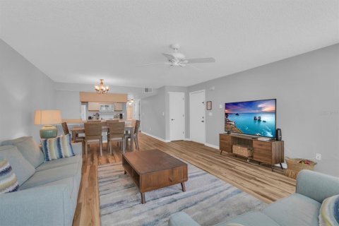 Condominio en venta en Kissimmee, Florida, 3 dormitorios, 113.34 m2 № 2102521 - foto 3