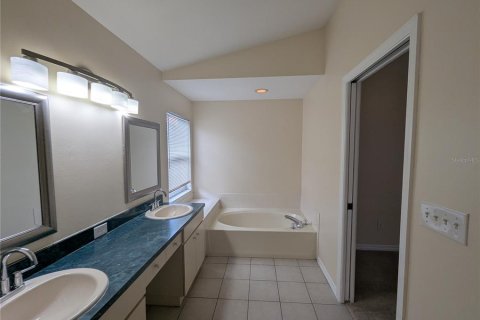 House in Valrico, Florida 3 bedrooms, 173.36 sq.m. № 1913002 - photo 14