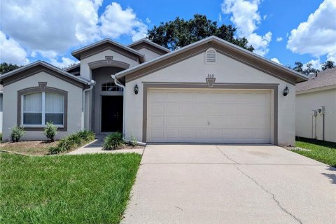 House in Valrico, Florida 3 bedrooms, 173.36 sq.m. № 1913002 - photo 1