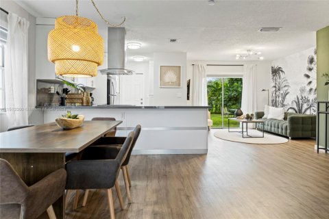 House in Cutler Bay, Florida 3 bedrooms, 109.9 sq.m. № 2035471 - photo 11