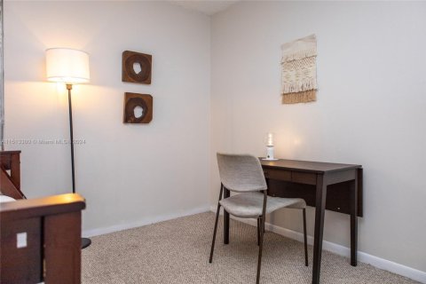 House in Cutler Bay, Florida 3 bedrooms, 109.9 sq.m. № 2035471 - photo 27