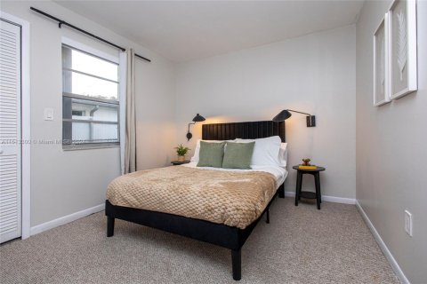 House in Cutler Bay, Florida 3 bedrooms, 109.9 sq.m. № 2035471 - photo 21