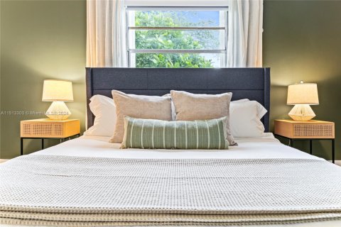 House in Cutler Bay, Florida 3 bedrooms, 109.9 sq.m. № 2035471 - photo 16