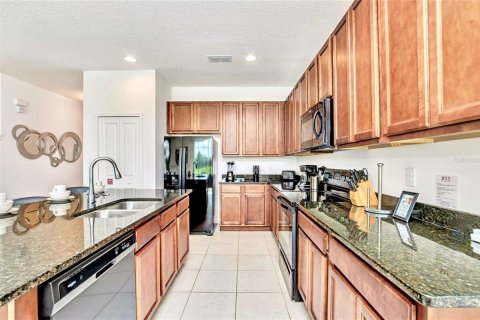 Villa ou maison à louer à Kissimmee, Floride: 6 chambres, 266.82 m2 № 2413439 - photo 2