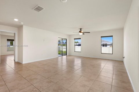 Купить виллу или дом в Кейп-Корал, Флорида 3 спальни, № 2026843 - фото 8