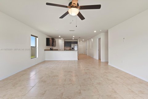 Купить виллу или дом в Кейп-Корал, Флорида 3 спальни, № 2026843 - фото 10