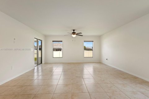 Купить виллу или дом в Кейп-Корал, Флорида 3 спальни, № 2026843 - фото 7