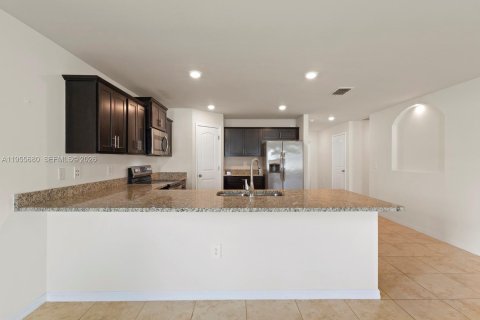 Купить виллу или дом в Кейп-Корал, Флорида 3 спальни, № 2026843 - фото 13