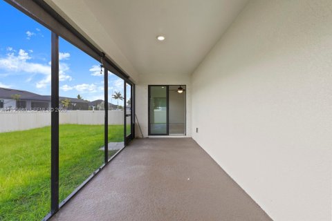 Купить виллу или дом в Кейп-Корал, Флорида 3 спальни, № 2026843 - фото 23