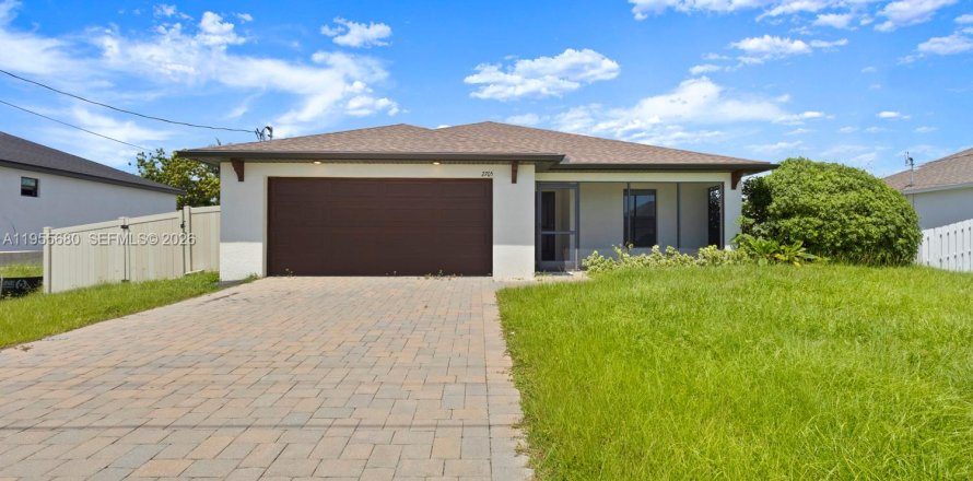 Дом в Кейп-Корал, Флорида 3 спальни № 2026843