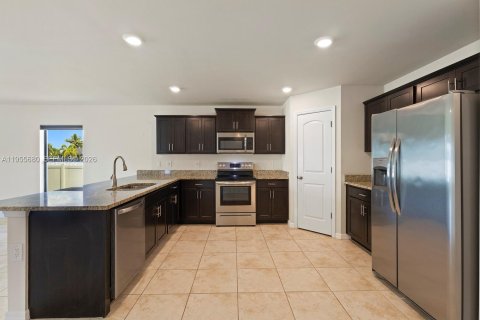 Купить виллу или дом в Кейп-Корал, Флорида 3 спальни, № 2026843 - фото 11