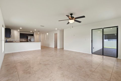 Купить виллу или дом в Кейп-Корал, Флорида 3 спальни, № 2026843 - фото 9