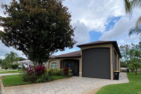 House in Polk City, Florida 2 bedrooms, 168.9 sq.m. № 1761957 - photo 3