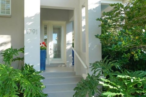 Villa ou maison à louer à Sarasota, Floride: 4 chambres, 219.71 m2 № 2396892 - photo 2