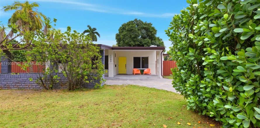 Casa en North Miami, Florida 4 dormitorios, 166.95 m2 № 2009820