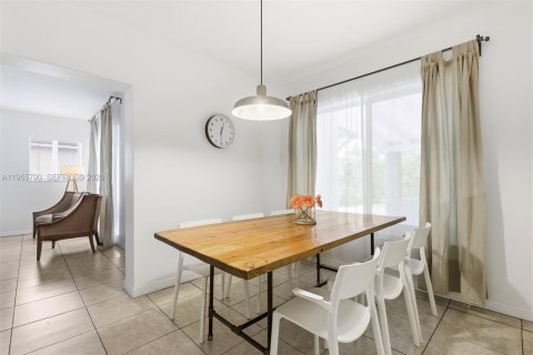 Casa en venta en North Miami, Florida, 4 dormitorios, 166.95 m2 № 2009820 - foto 10