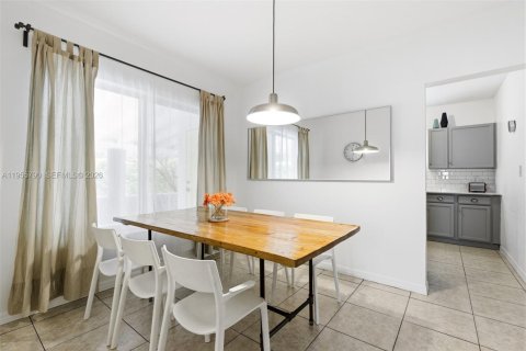 Casa en venta en North Miami, Florida, 4 dormitorios, 166.95 m2 № 2009820 - foto 9