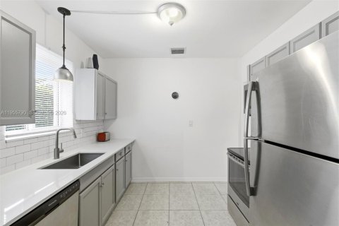 Casa en venta en North Miami, Florida, 4 dormitorios, 166.95 m2 № 2009820 - foto 13