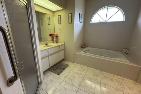 House in Port Charlotte, Florida 3 bedrooms, 197.51 sq.m. № 1851356 - photo 17