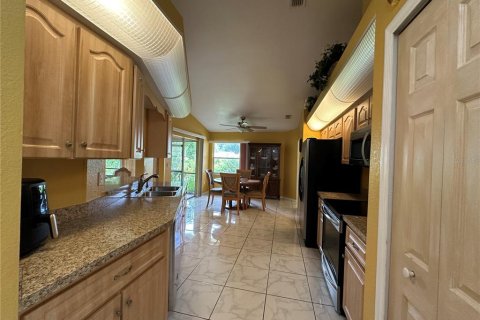 House in Port Charlotte, Florida 3 bedrooms, 197.51 sq.m. № 1851356 - photo 6