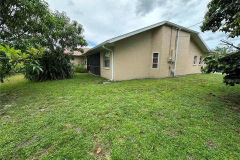 House in Port Charlotte, Florida 3 bedrooms, 197.51 sq.m. № 1851356 - photo 28
