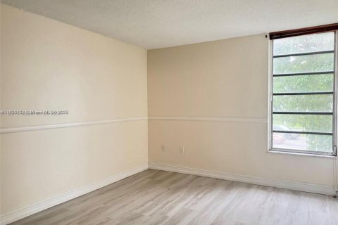Condominio en alquiler en Miami, Florida, 2 dormitorios, 89.93 m2 № 1898092 - foto 11
