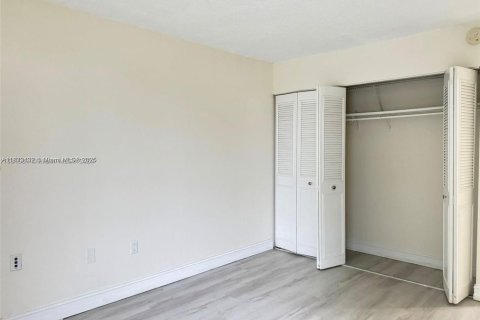 Condominio en alquiler en Miami, Florida, 2 dormitorios, 89.93 m2 № 1898092 - foto 7